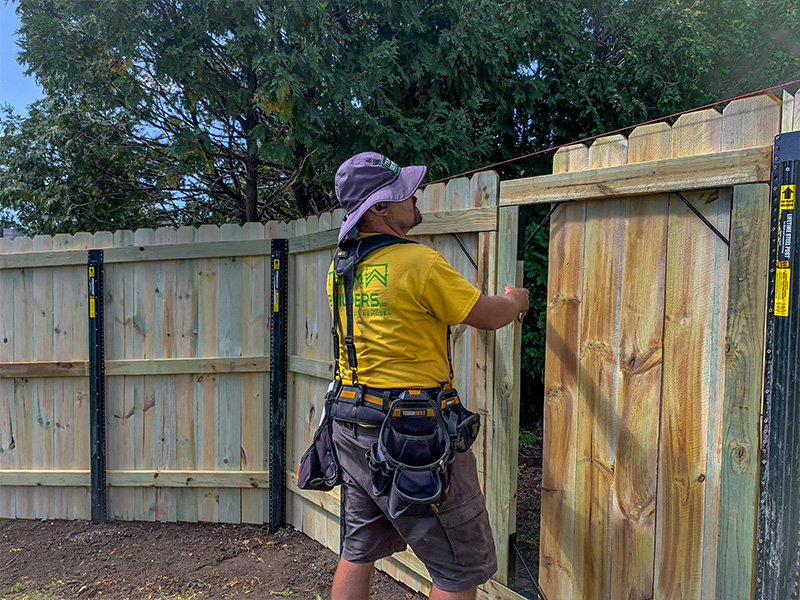 Cedar Falls Iowa Professional Fence Installation