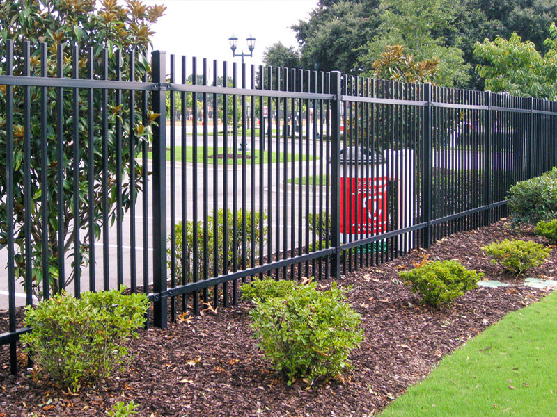 Evansdale Iowa commercial fencing contractor