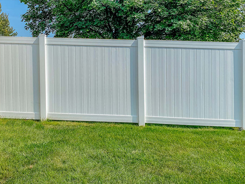 Independence Iowa vinyl privacy fencing